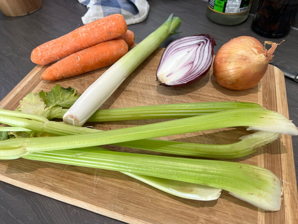 Carrots, onions, garlic, leeks and celery are the main ingredients to make homemade vegetable bouillon cubes.